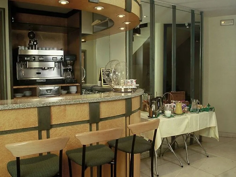 Citadines Republique Paris Aparthotel 3*,  France