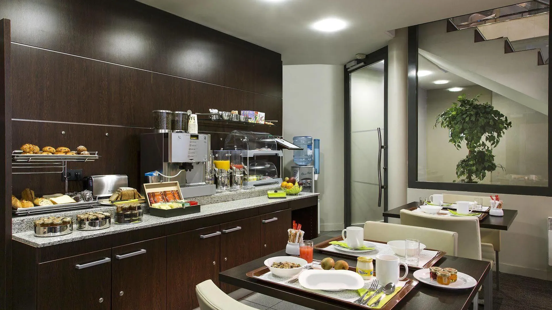 Citadines Republique Paris Aparthotel 3*,  France